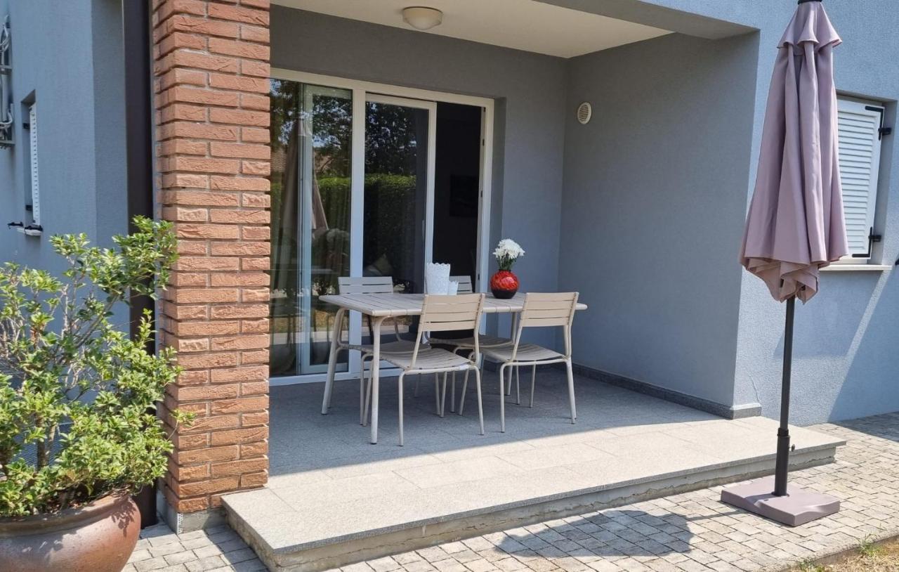 Ferienwohnung Casa Emma With Pool Poreč Exterior foto